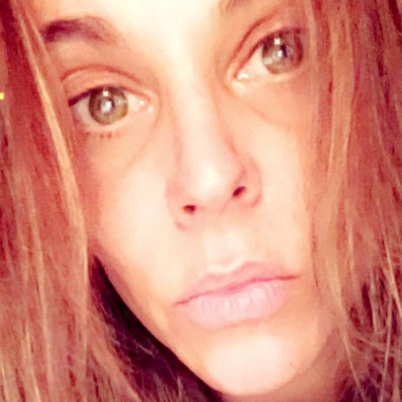 Meet your Posher, Valerie - Picture 1 of 1